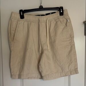 Hollister Men's Beige Flat Front Shorts with tags